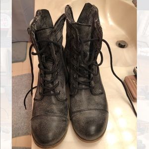 Black/ Gray Speckled Boots!